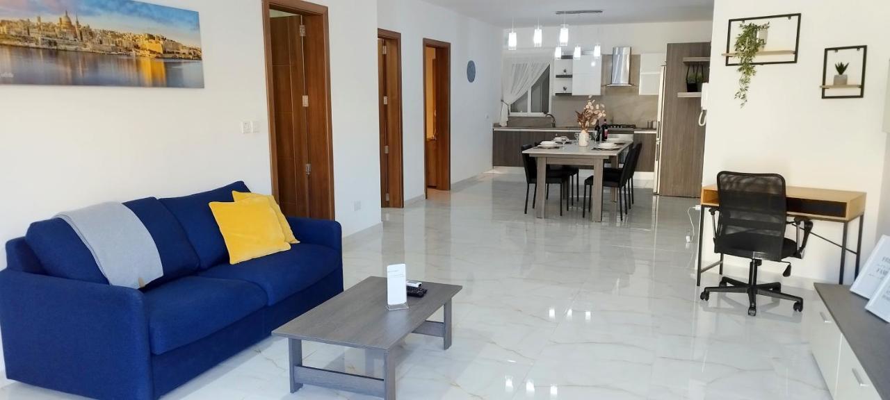 Large And Modern Apartment In The Centre Of Malta Mosta Luaran gambar